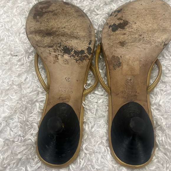 Gucci Leather GG Interlocking HEART Thong Sandals - Picture 8 of 10